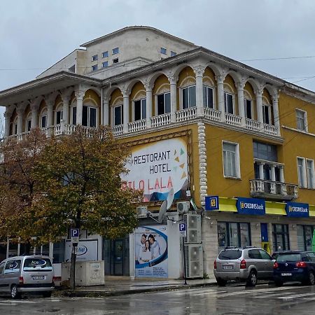 Pilo Lala Hotel Lushnje Экстерьер фото