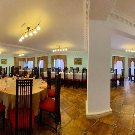 Pilo Lala Hotel Lushnje Экстерьер фото