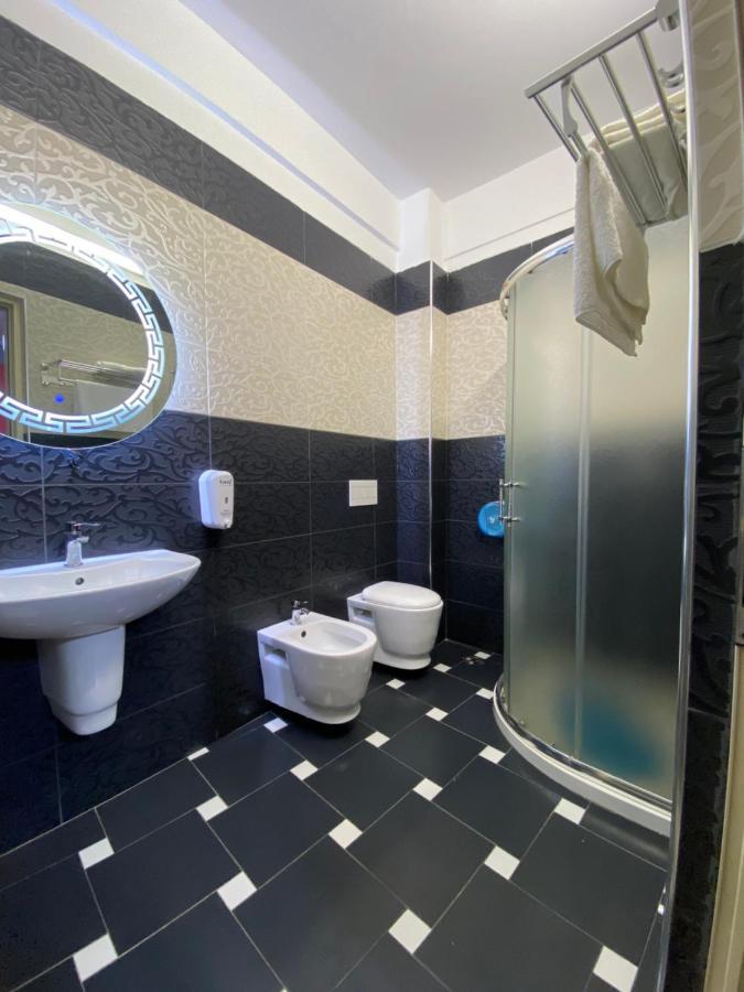 Pilo Lala Hotel Lushnje Экстерьер фото
