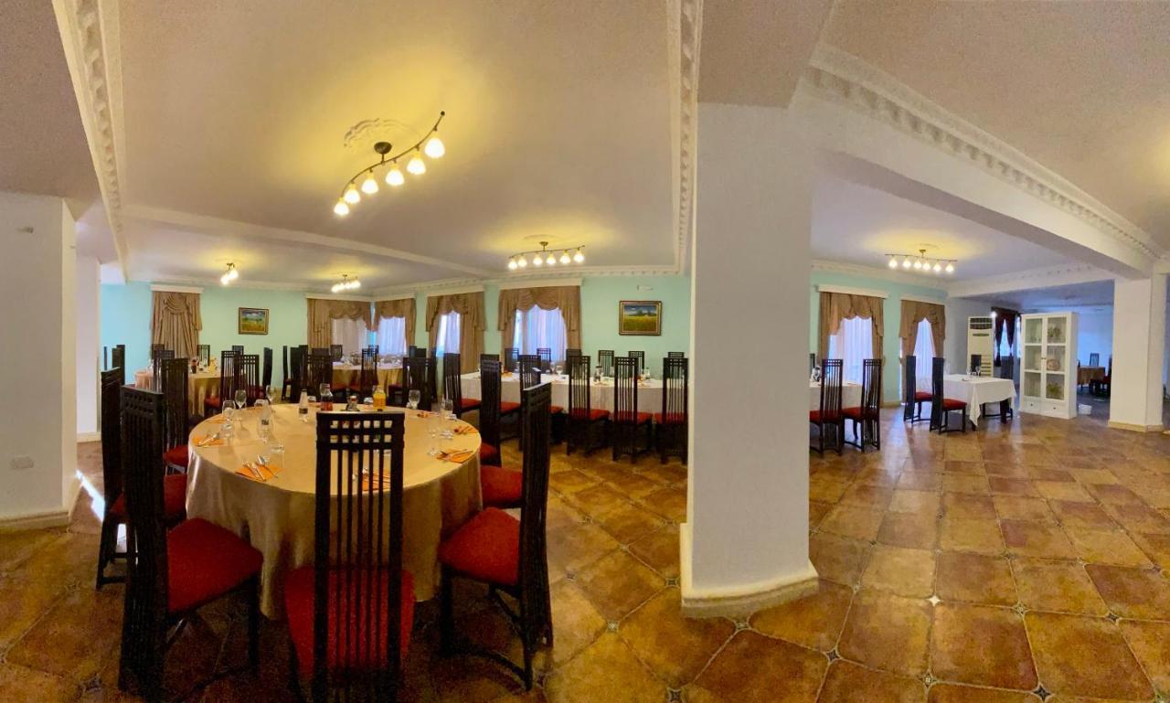 Pilo Lala Hotel Lushnje Экстерьер фото