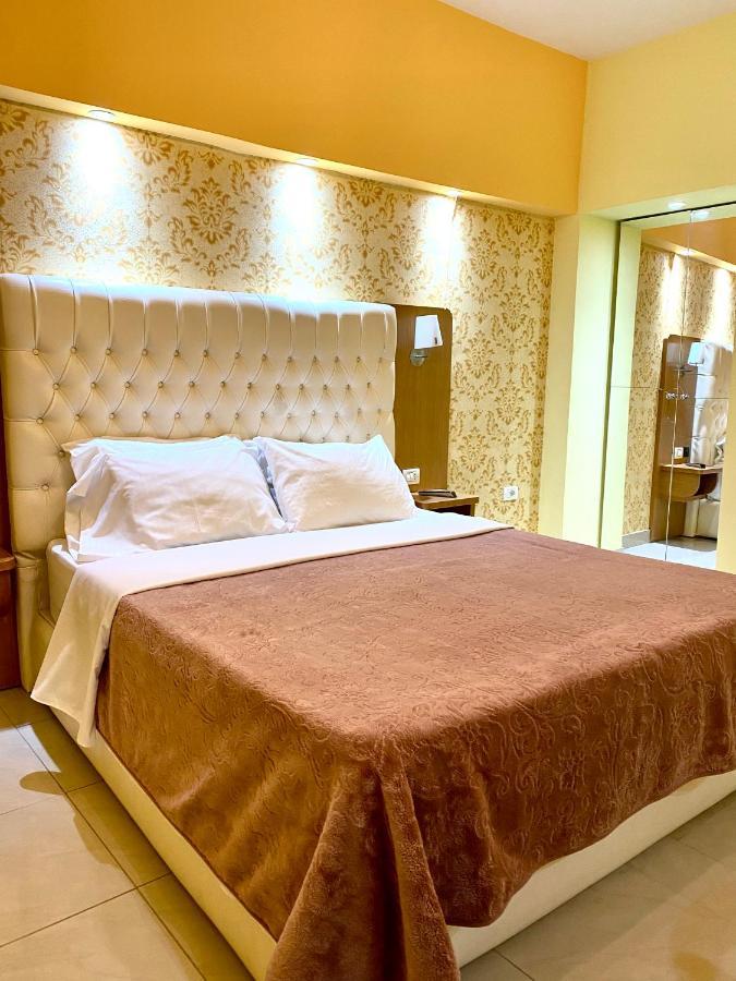 Pilo Lala Hotel Lushnje Экстерьер фото